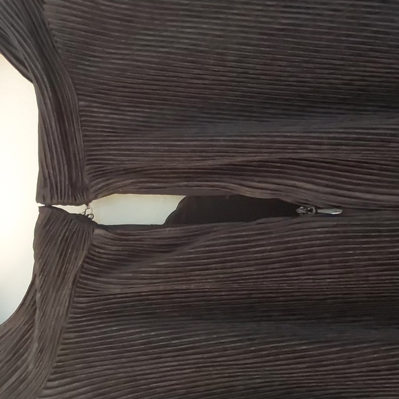 Dr2 Back Blouse - Picture 5 of 5